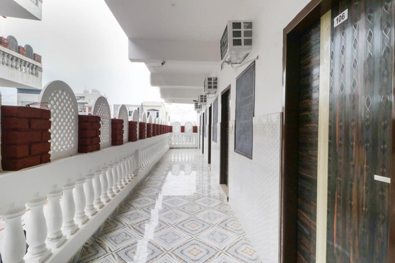 Oyo 49095 Hotel K Fort Abadpura Экстерьер фото